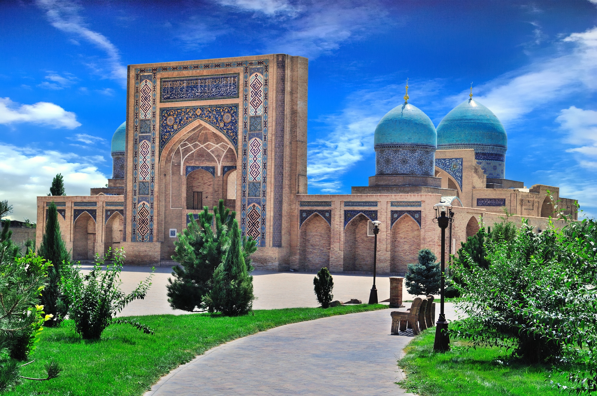 5 powodów, dla których warto kupować i korzystać z serwerów proxy w Uzbekistanie